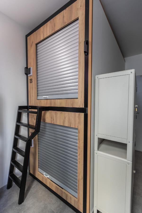 Capsule Andel Centre Spirit Hostel Praha